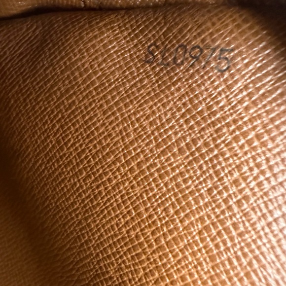 Louis Vuitton Clutch Marly Dragonne GM (authenticated and vintage) - Picture 12 of 12